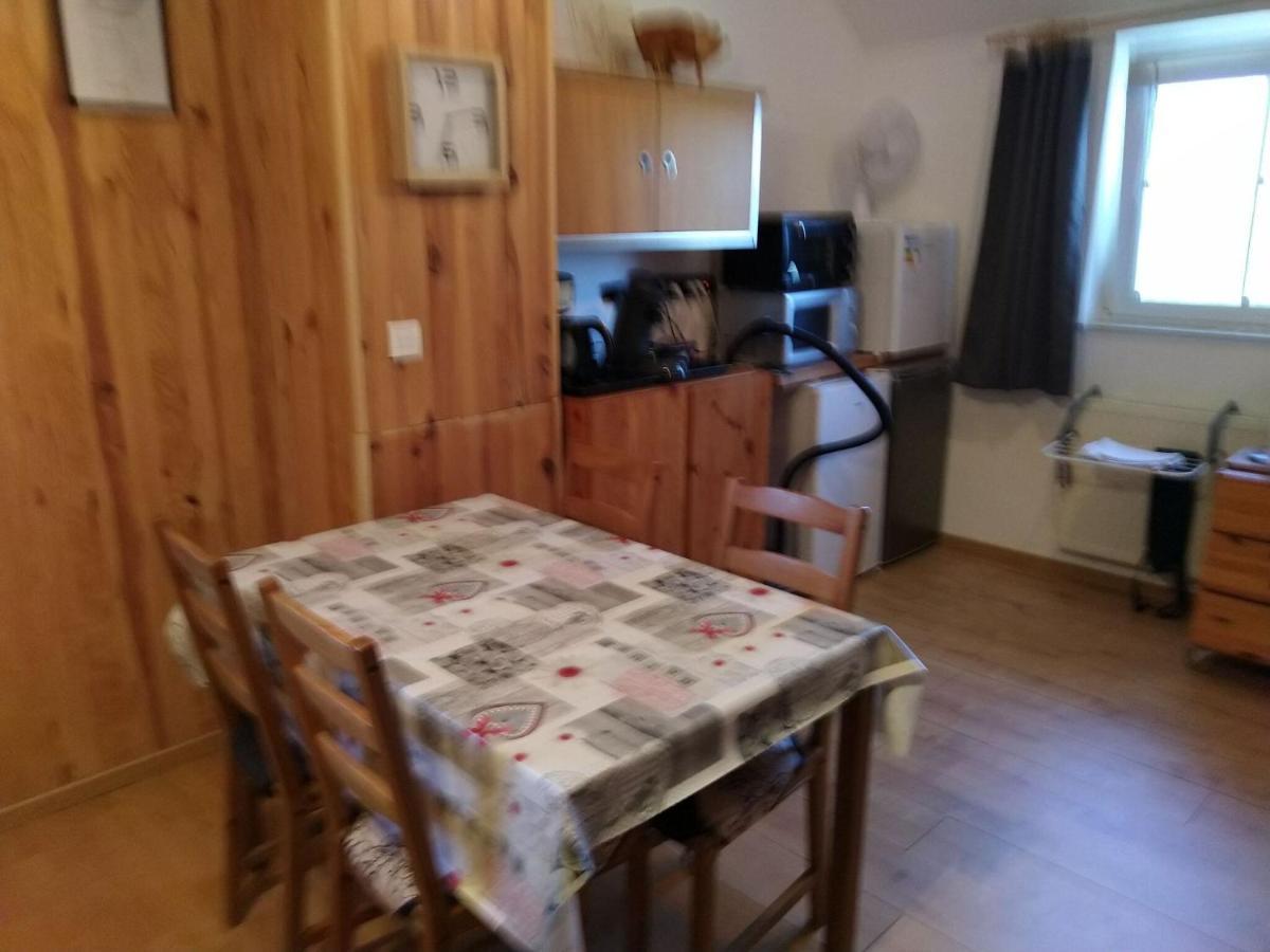 Cozy Apartment In Paliseul With Garden Carlsbourg Εξωτερικό φωτογραφία